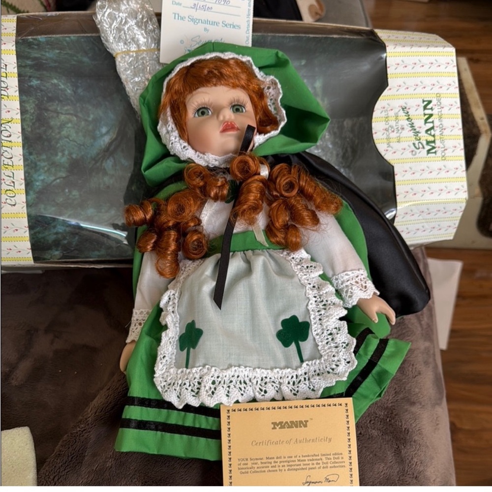 SEYMOUR MANN-‎ DOLLS OF ALL NATIONS little miss Ireland